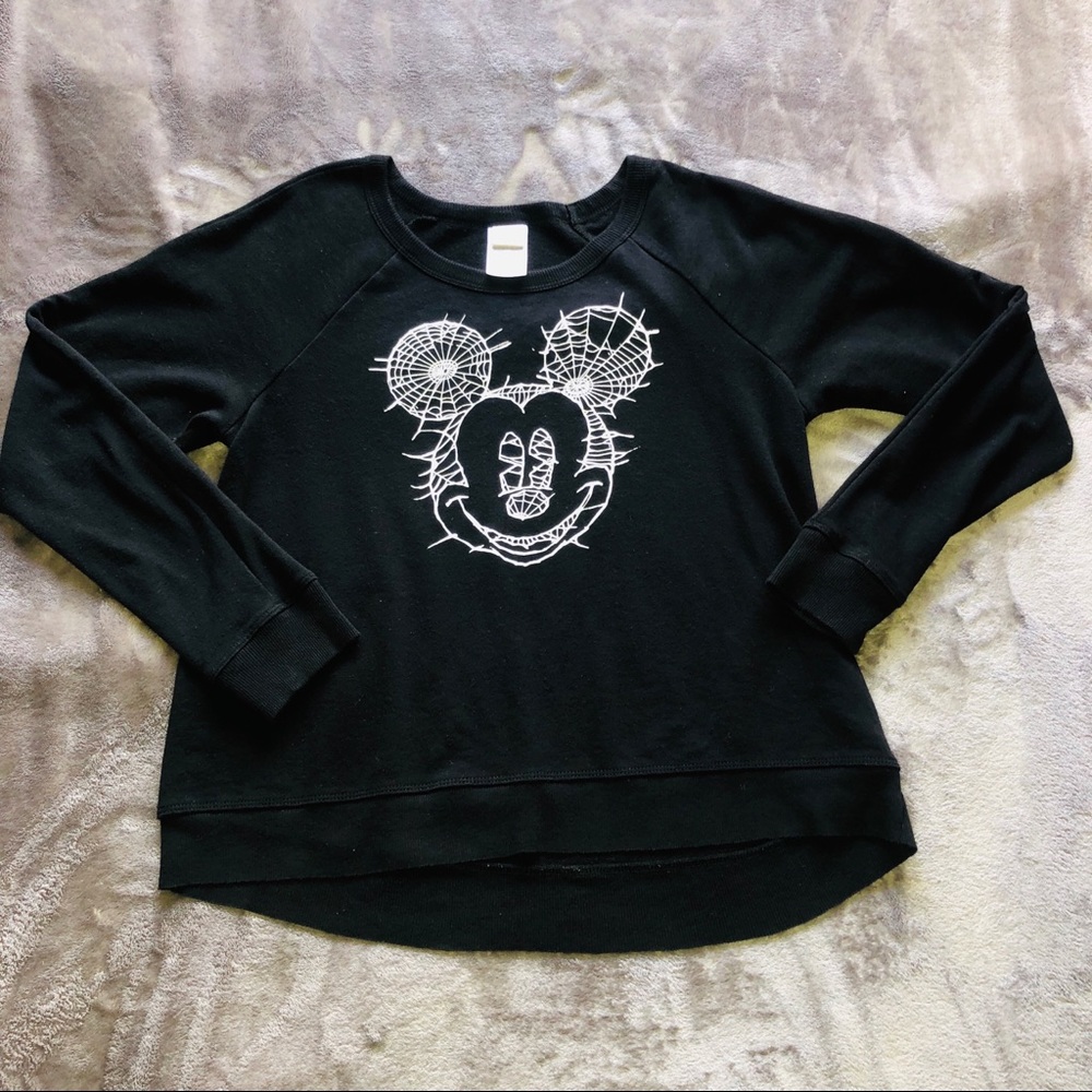 Disney Mickey women’s Sweater Size Large
